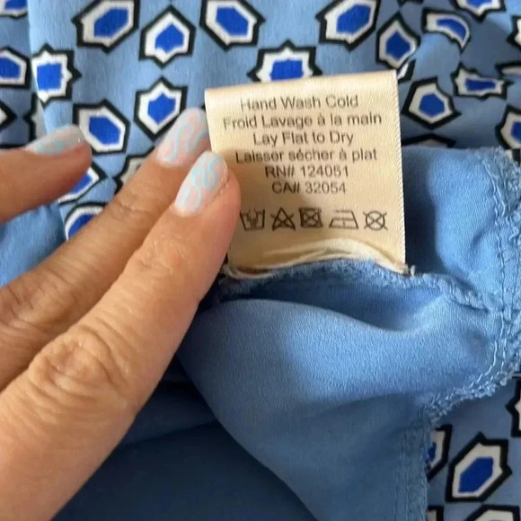 Printed sleeveless blouse - Picture 7 of 9